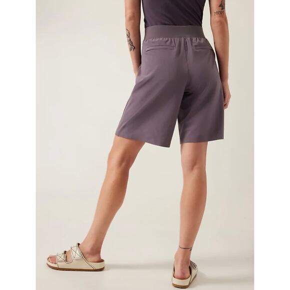 Athleta Brooklyn Bermuda Athletic Shorts Gray Zip Pocket 9” Inseam Women Size 20 - Picture 6 of 10